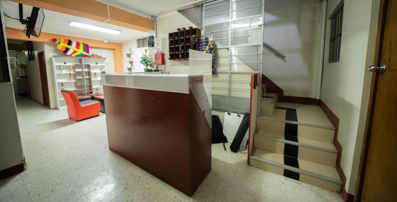 Hostal Tarapaca Hotel Huanuco Ngoại thất bức ảnh